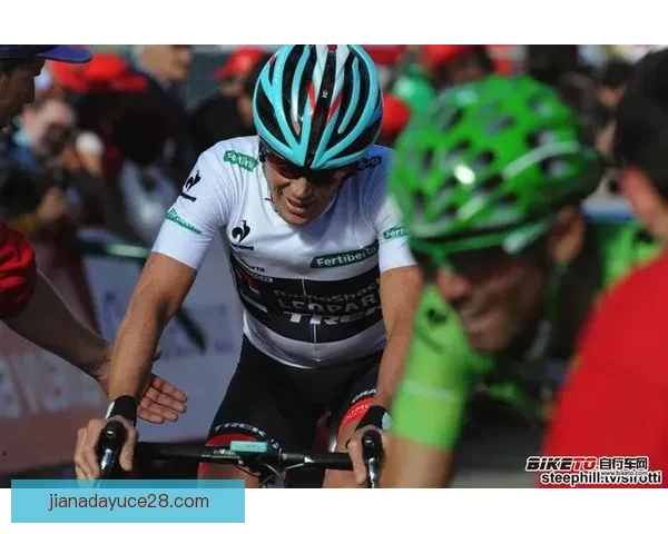 克赖尔森姆力克帕德博恩险胜收获关键胜利分析